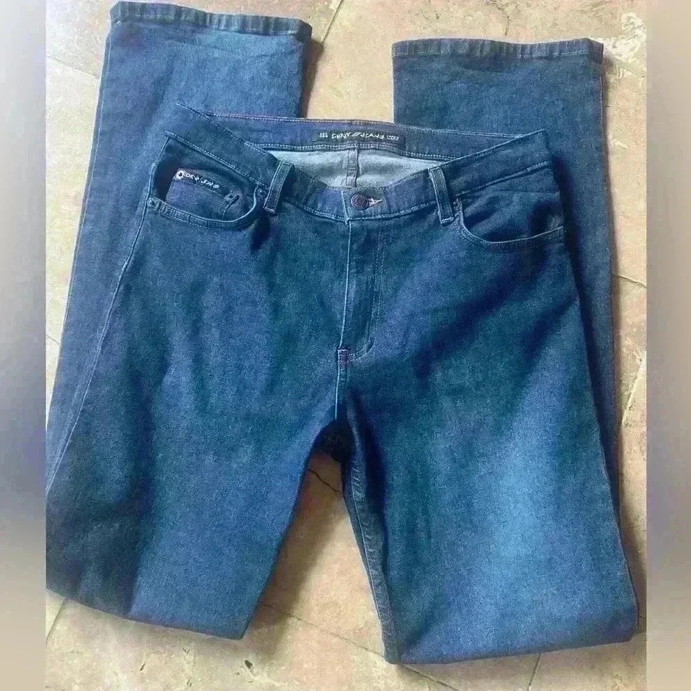 DKNY ladies jeans size 7 boot cut high rise excellence condition
